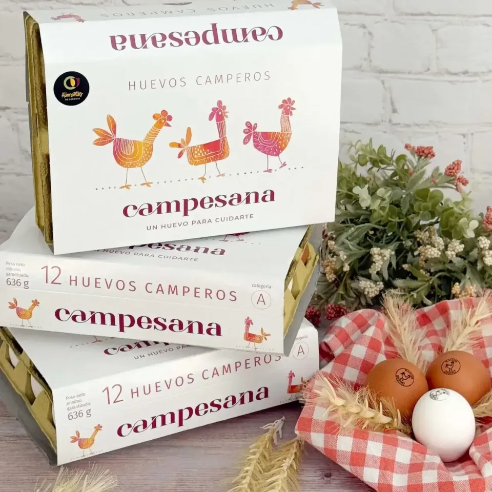 Tres no son multitud